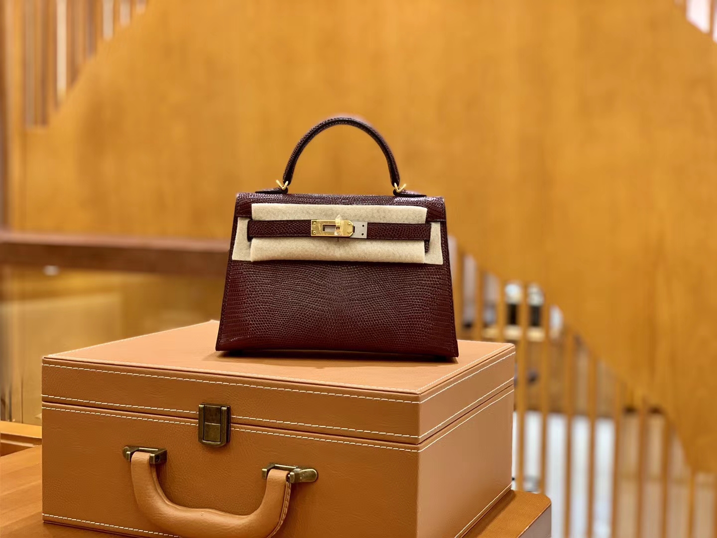 Hermès（爱马仕）迷你2代 19cm 波尔多酒红 金扣 蜥蜴皮 全手工缝制