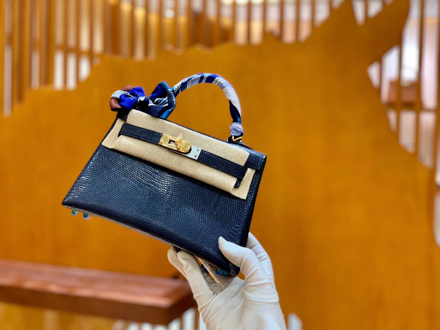 Hermès（爱马仕）迷你2代 19cm 午夜蓝 金扣 蜥蜴皮 全手工缝制