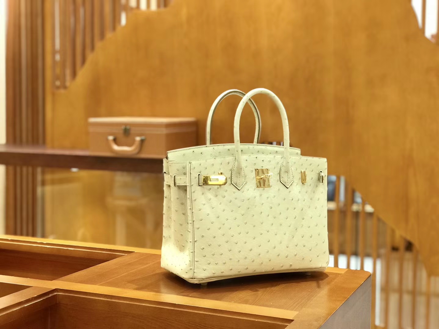 Hermès（爱马仕）Birkin 30cm 羊毛白 奶昔白 金扣 鸵鸟皮 全手工缝制