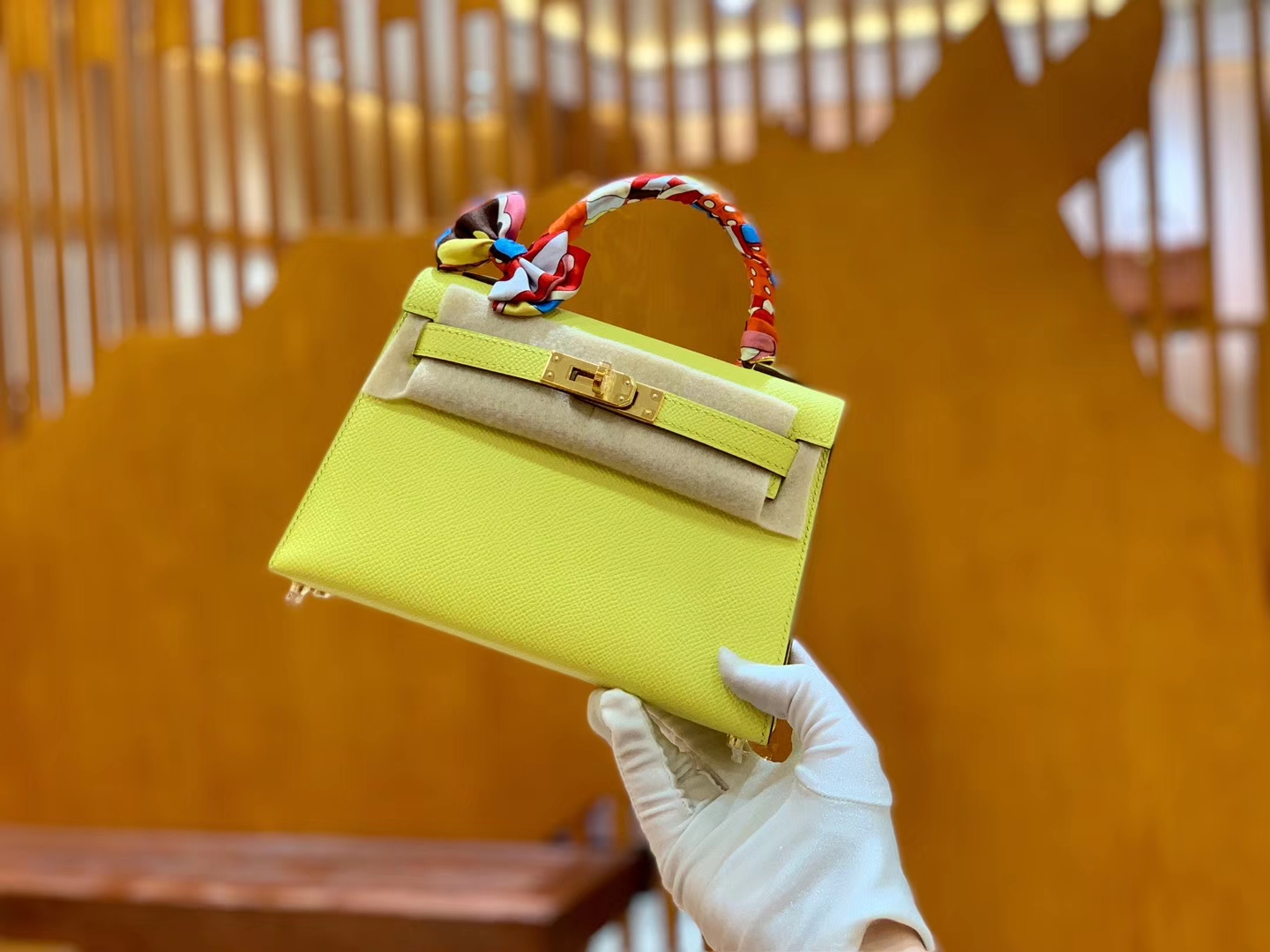 Hermès（爱马仕）Mini Kelly 19cm 柠檬黄 金扣 掌纹牛皮 全手工缝制