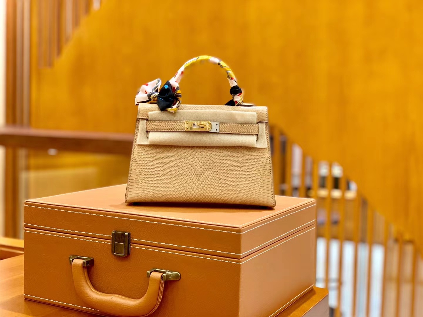 Hermès（爱马仕）迷你2代 19cm 裸粉色 金扣 蜥蜴皮 全手工缝制