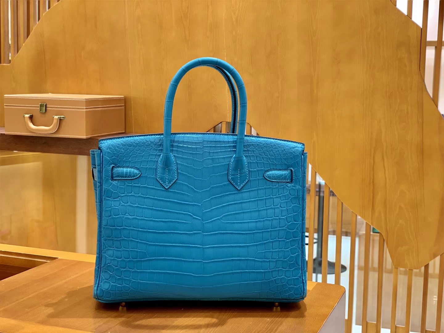 Hermès（爱马仕）Birkin 30cm 雾面 尼罗鳄鱼皮 伊兹密迩蓝 金扣 全手工缝制
