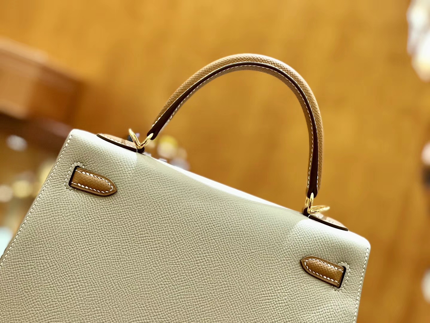 Hermès（爱马仕）Kelly 凯莉包 掌纹牛皮 米黄色拼金棕色 金扣 25cm