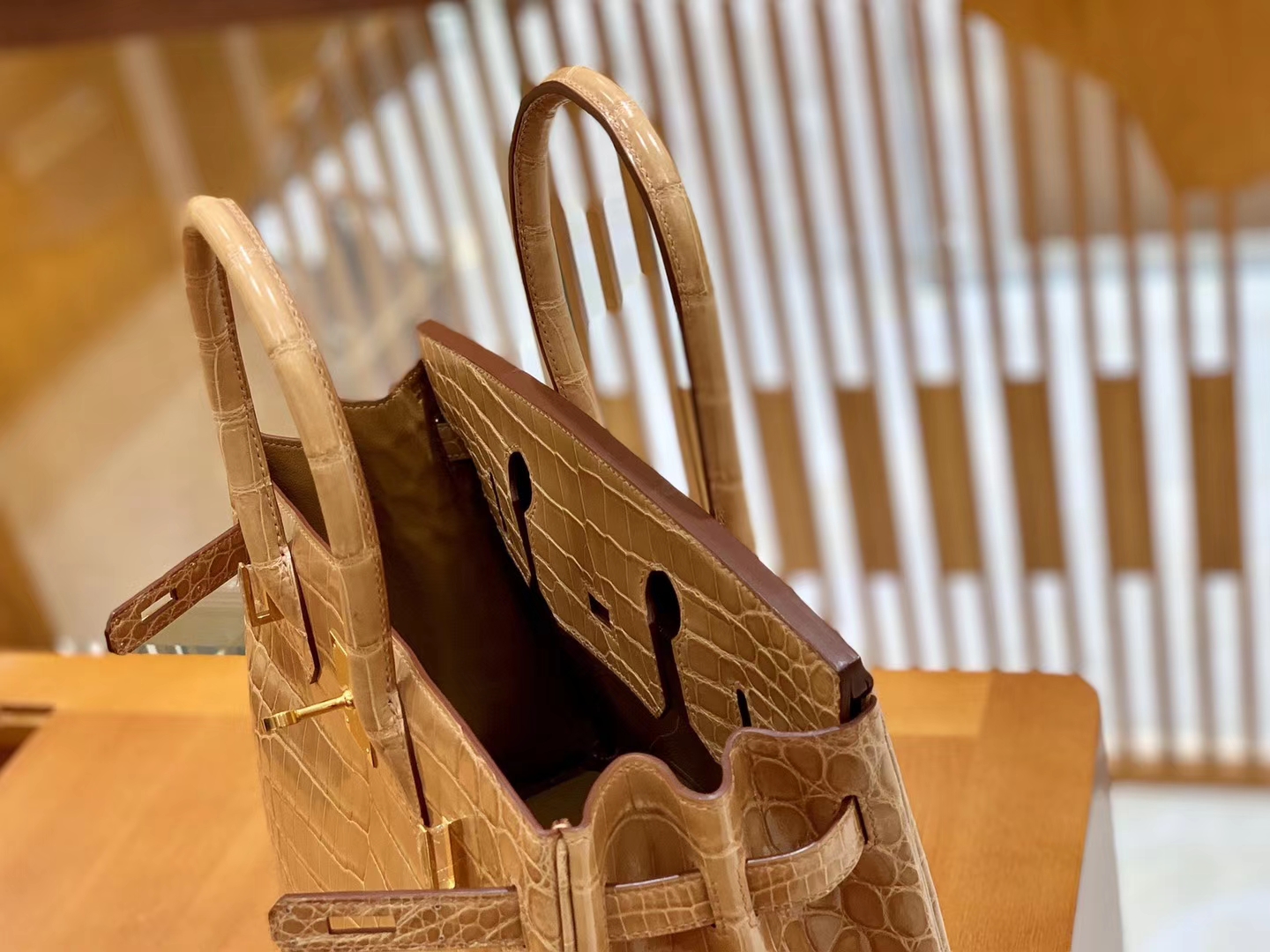 Hermès（爱马仕）Birkin 30cm 尼罗鳄鱼皮 奶茶色 金扣 全手工缝制