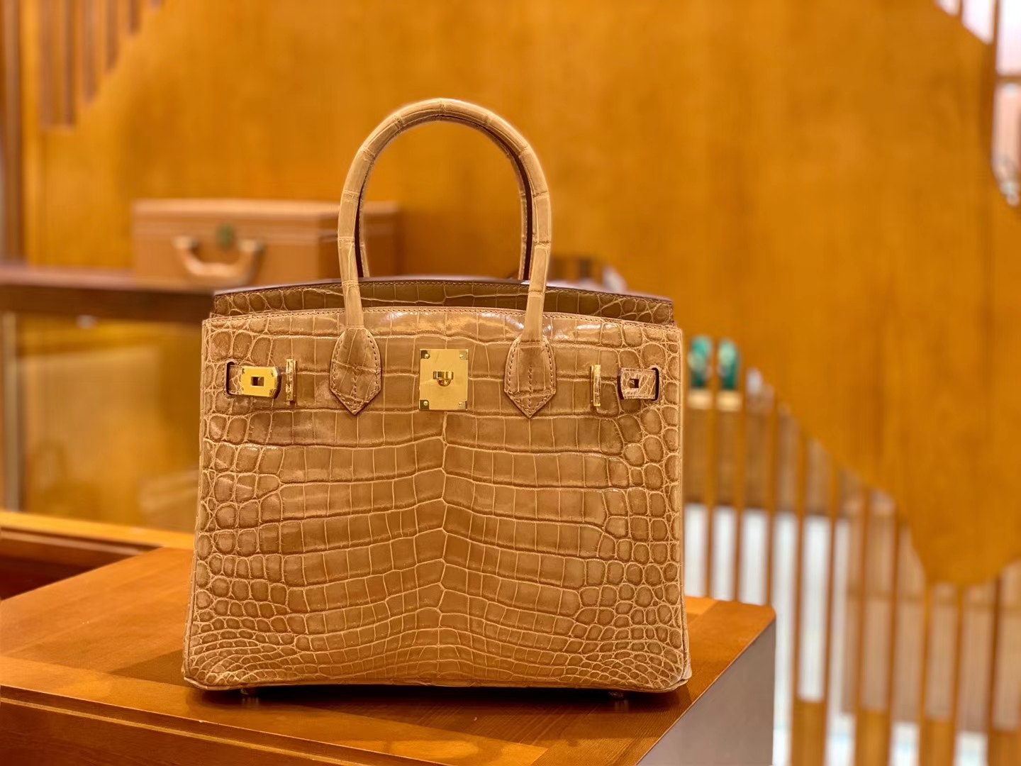 Hermès（爱马仕）Birkin 30cm 尼罗鳄鱼皮 奶茶色 金扣 全手工缝制