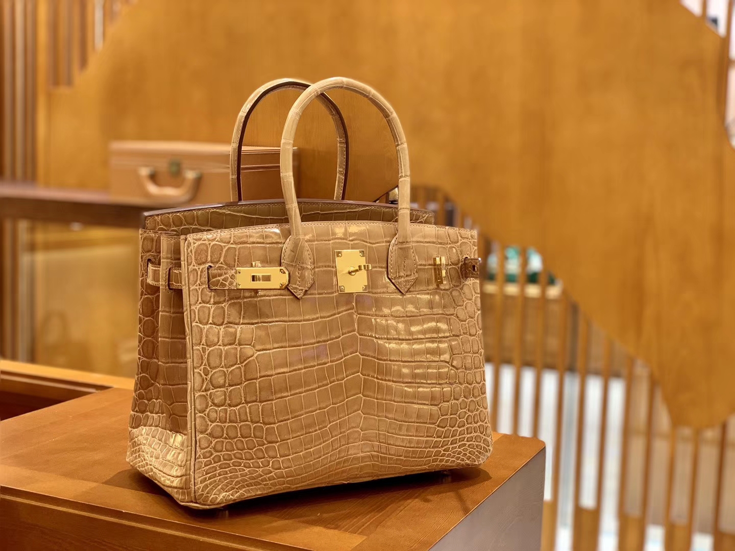 Hermès（爱马仕）Birkin 30cm 尼罗鳄鱼皮 奶茶色 金扣 全手工缝制