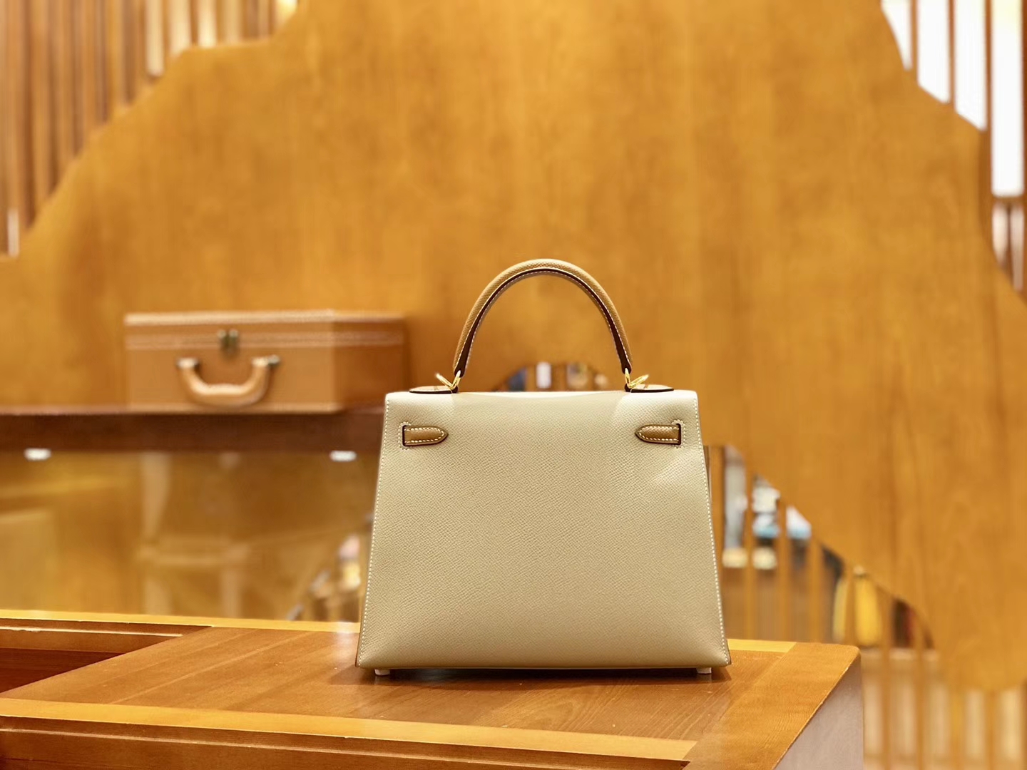 Hermès（爱马仕）Kelly 凯莉包 掌纹牛皮 米黄色拼金棕色 金扣 25cm