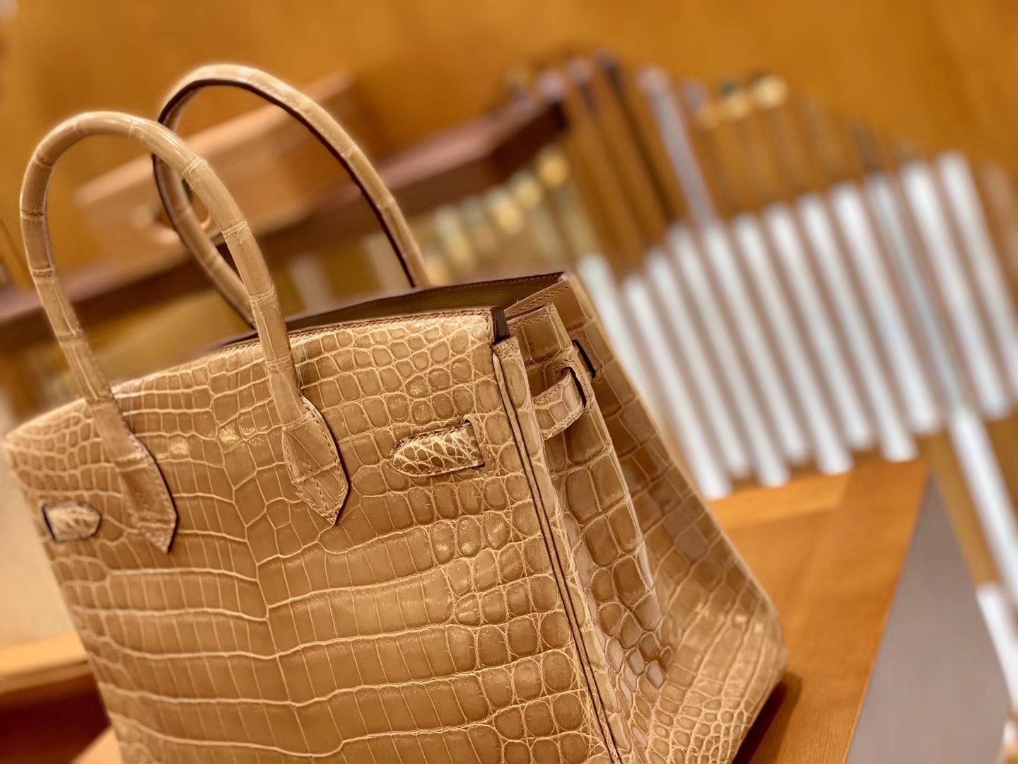 Hermès（爱马仕）Birkin 30cm 尼罗鳄鱼皮 奶茶色 金扣 全手工缝制