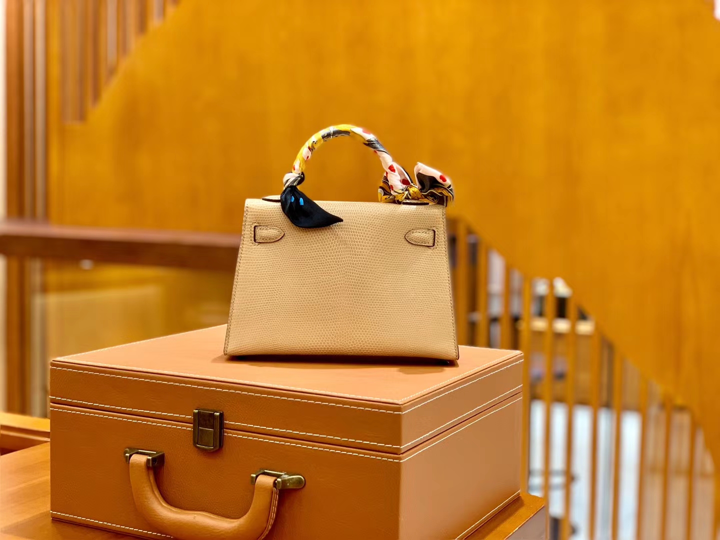 Hermès（爱马仕）迷你2代 19cm 裸粉色 金扣 蜥蜴皮 全手工缝制