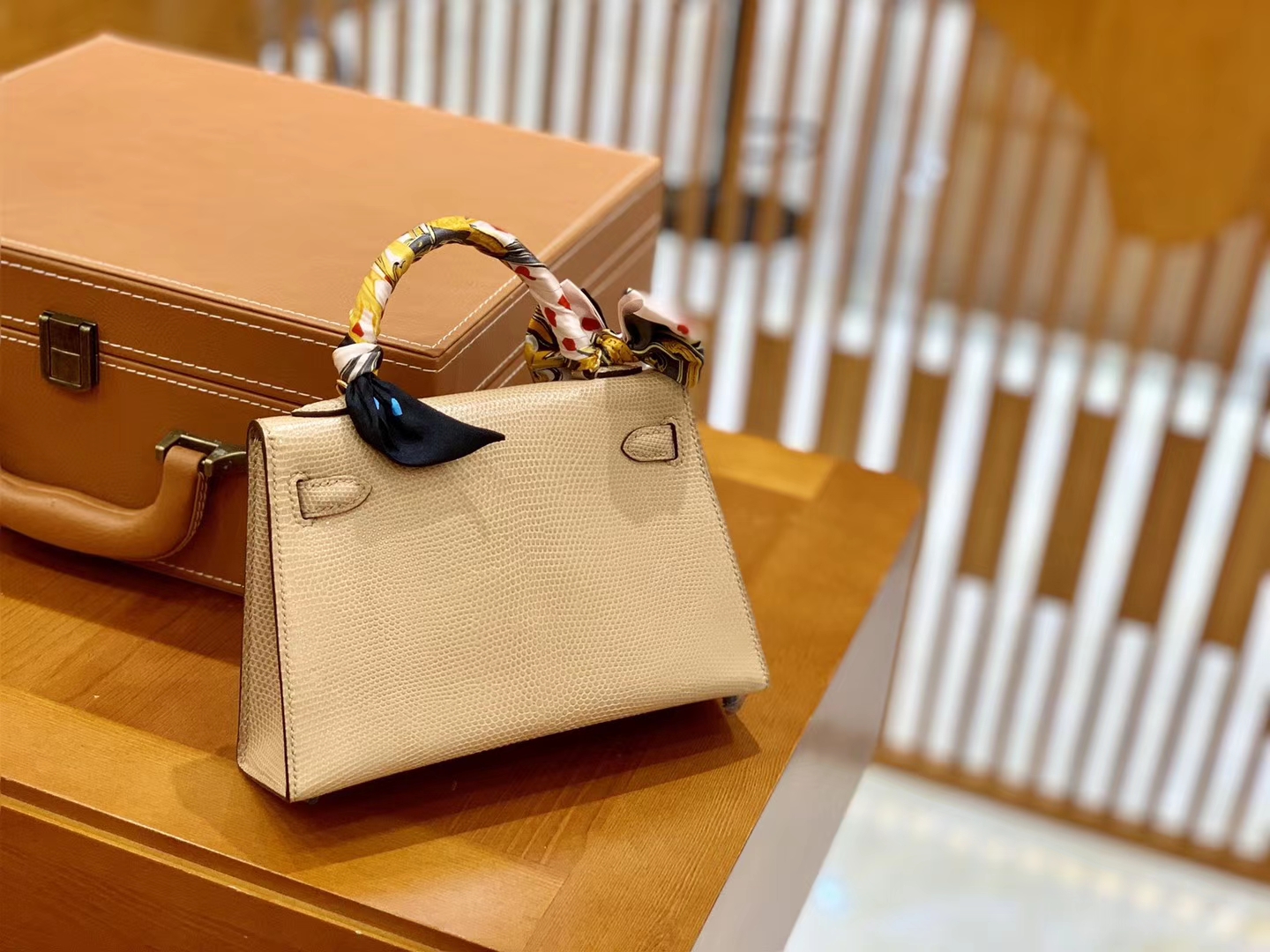 Hermès（爱马仕）迷你2代 19cm 裸粉色 金扣 蜥蜴皮 全手工缝制