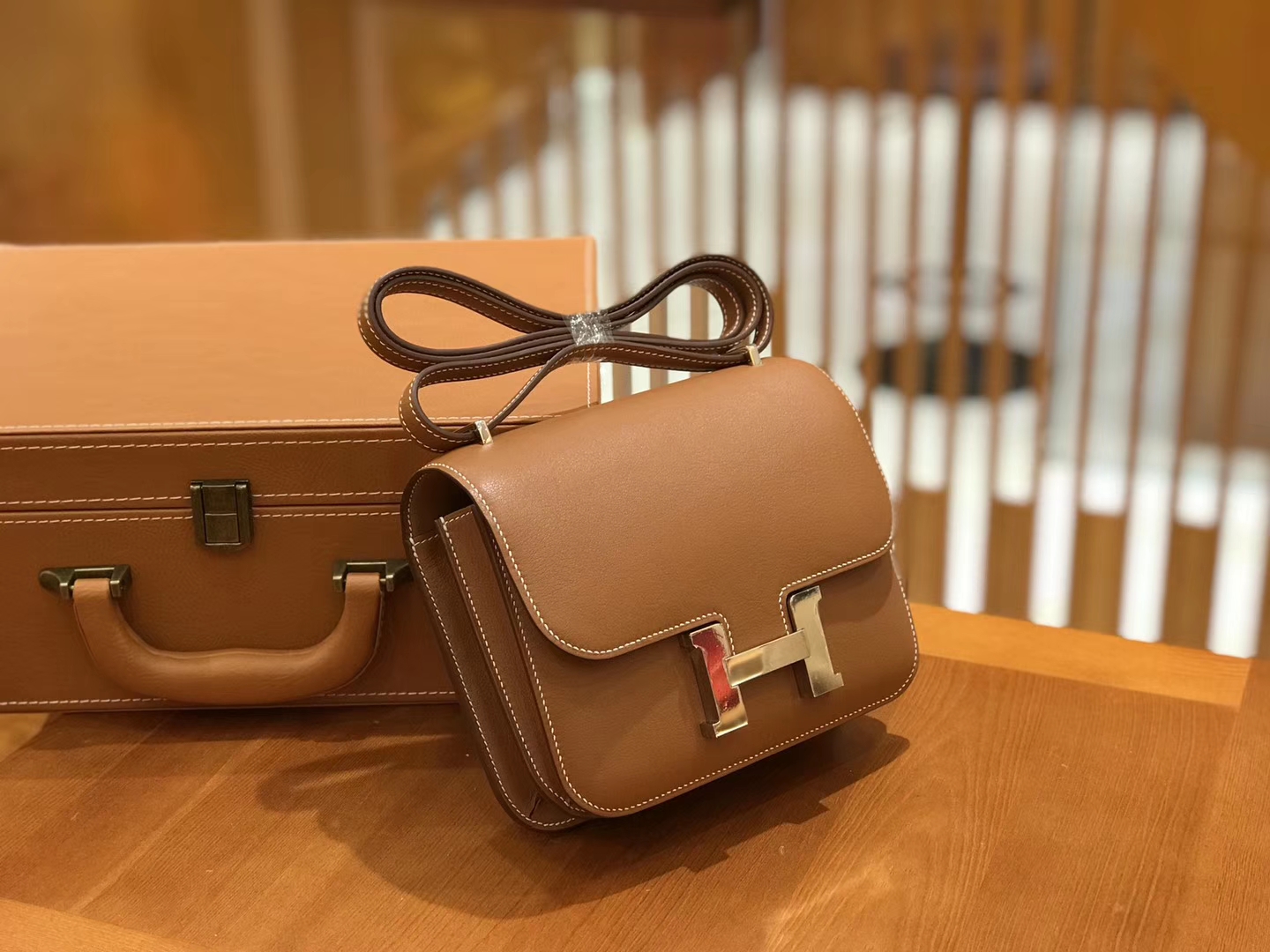 Hermès（爱马仕）Constance 18cm evercolor 牛皮 金棕色 银扣 全手工缝制