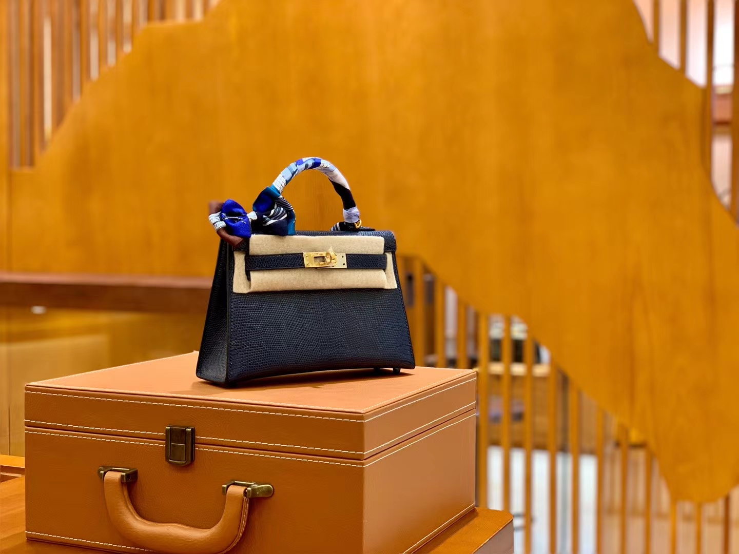 Hermès（爱马仕）迷你2代 19cm 午夜蓝 金扣 蜥蜴皮 全手工缝制