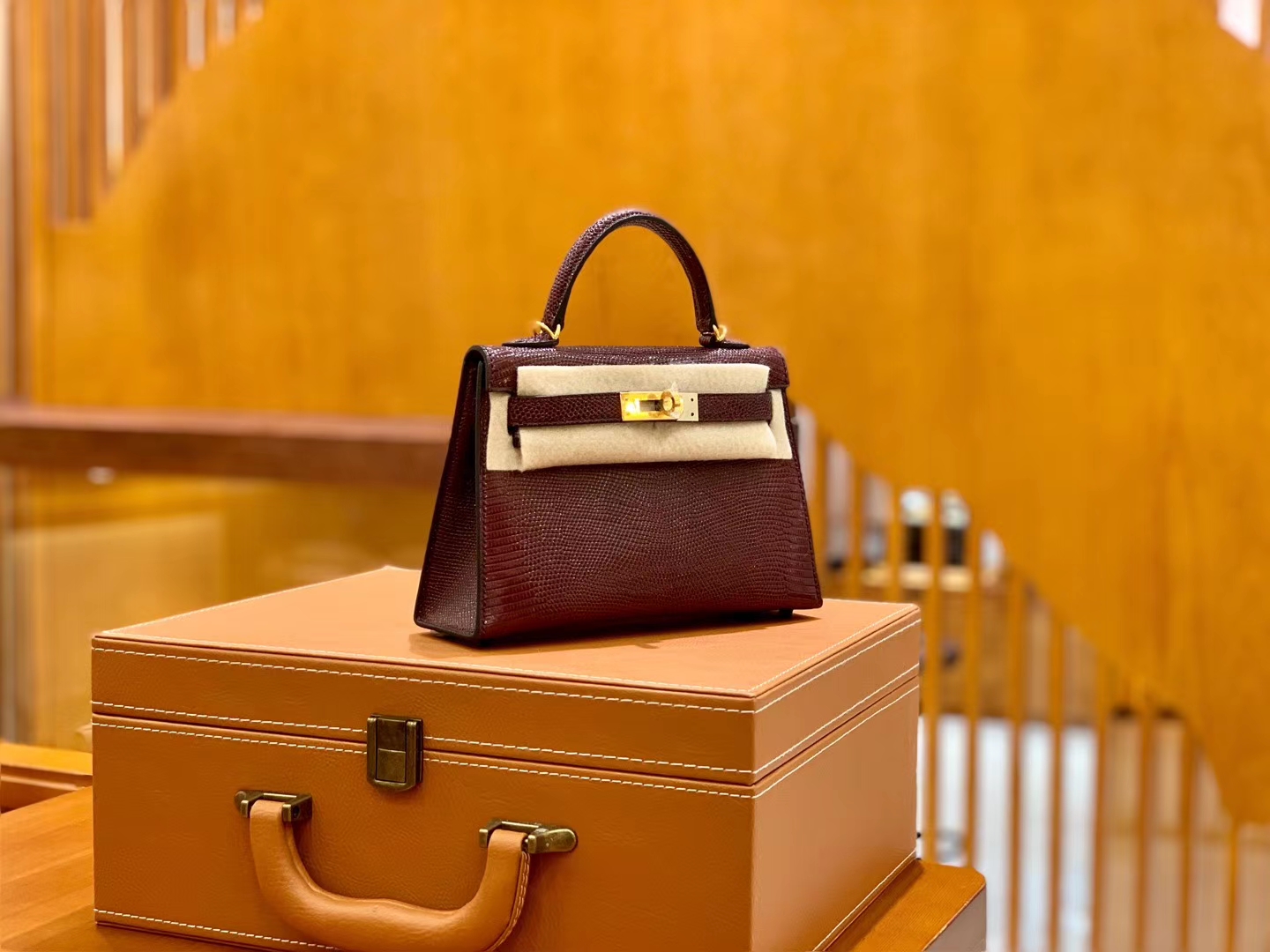 Hermès（爱马仕）迷你2代 19cm 波尔多酒红 金扣 蜥蜴皮 全手工缝制