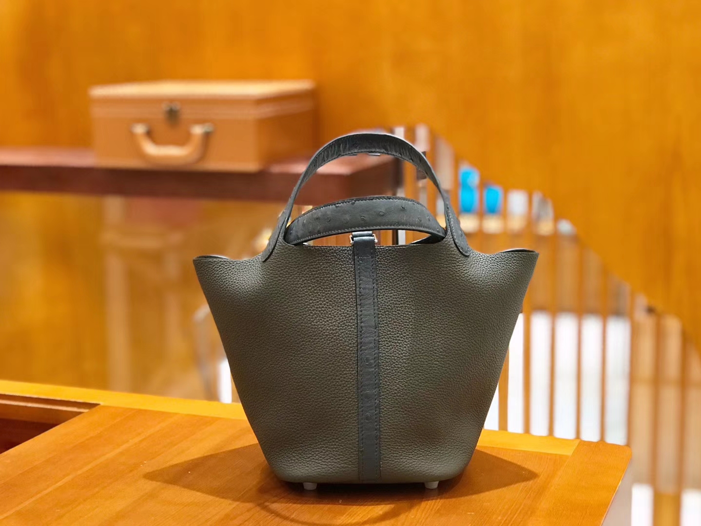 Hermès（爱马仕）Piction 18cm 鸵鸟拼牛皮 锡器灰 全手工缝制