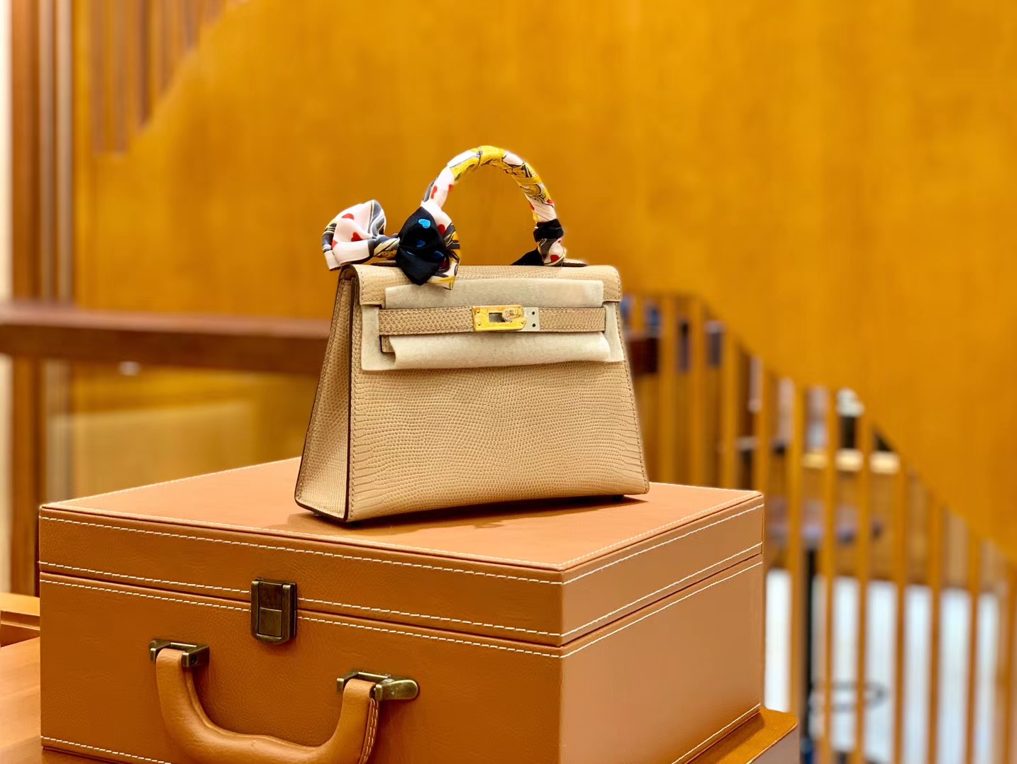 Hermès（爱马仕）迷你2代 19cm 裸粉色 金扣 蜥蜴皮 全手工缝制