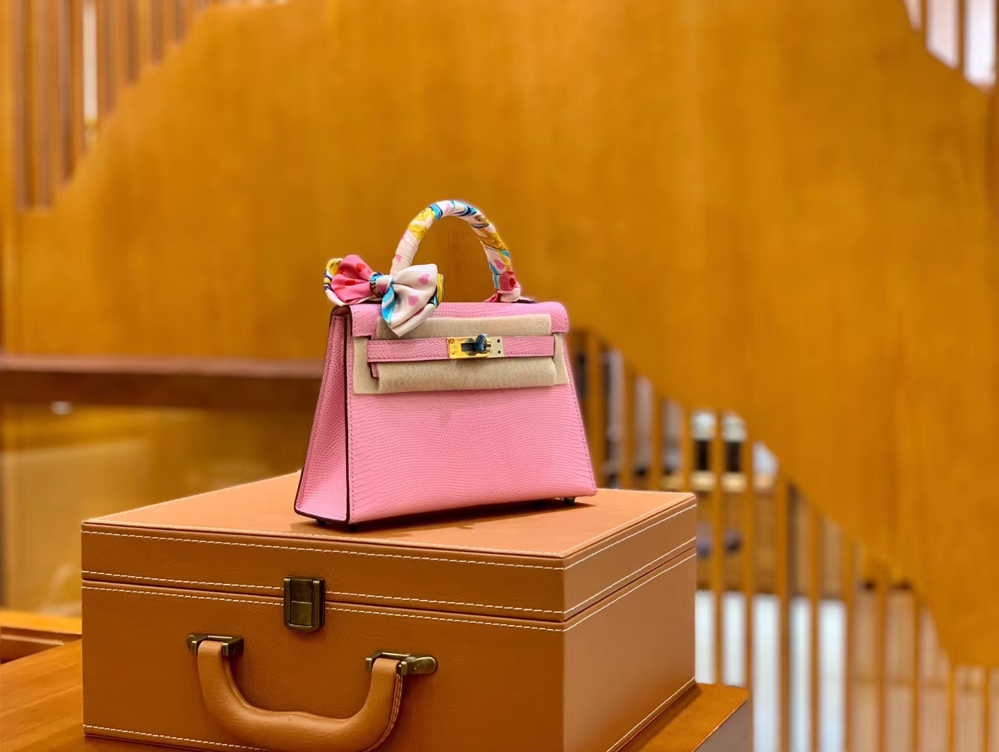 Hermès（爱马仕）迷你2代 19cm 樱花粉 金扣 蜥蜴皮 全手工缝制
