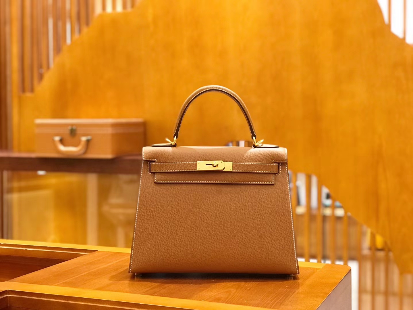 Hermès（爱马仕）Kelly 28cm 金棕色 金扣 掌纹牛皮 全手工缝制 现货