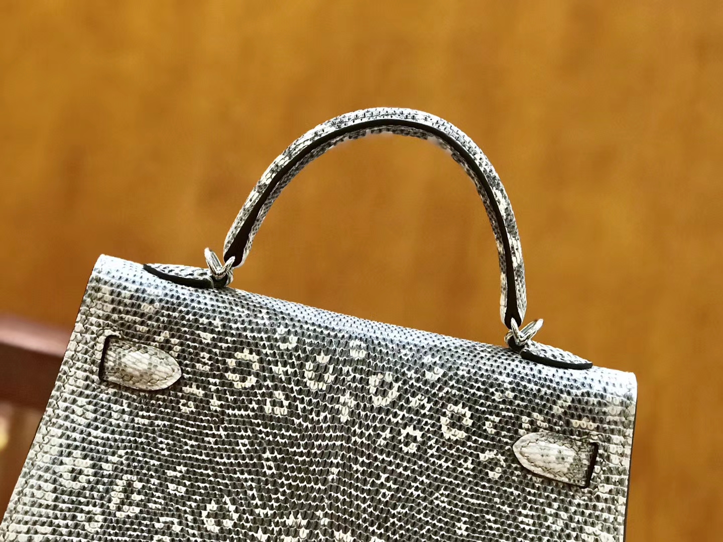Hermès（爱马仕）迷你2代 19cm 雪花原色 银扣 蜥蜴皮 全手工缝制