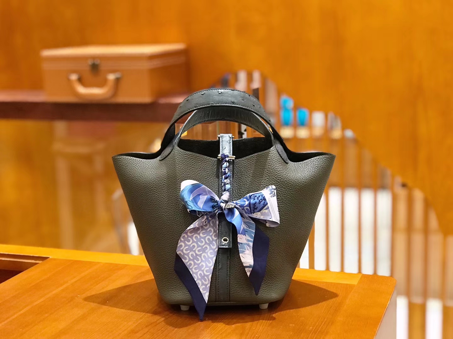 Hermès（爱马仕）Piction 18cm 鸵鸟拼牛皮 锡器灰 全手工缝制