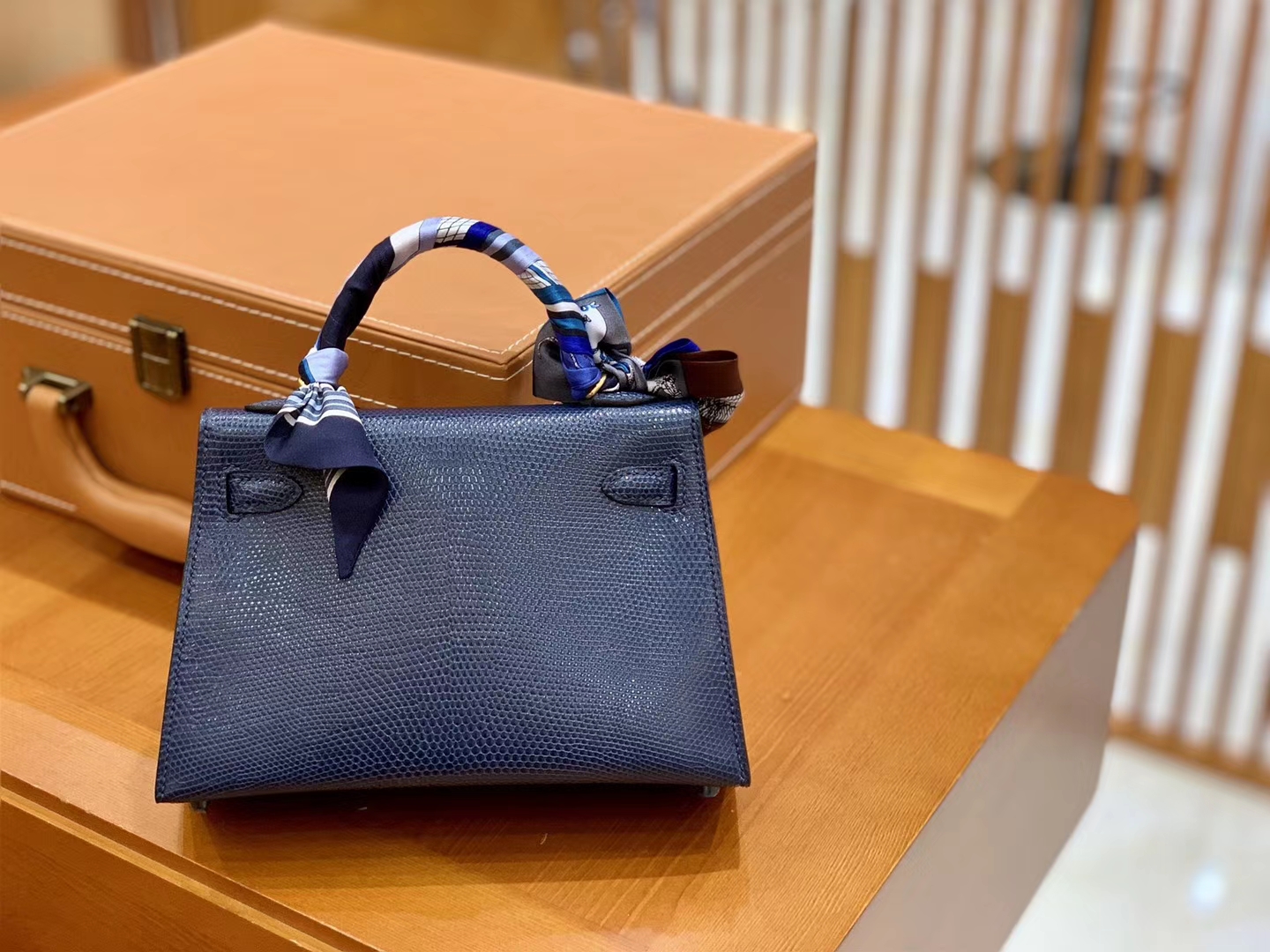 Hermès（爱马仕）迷你2代 19cm 午夜蓝 金扣 蜥蜴皮 全手工缝制
