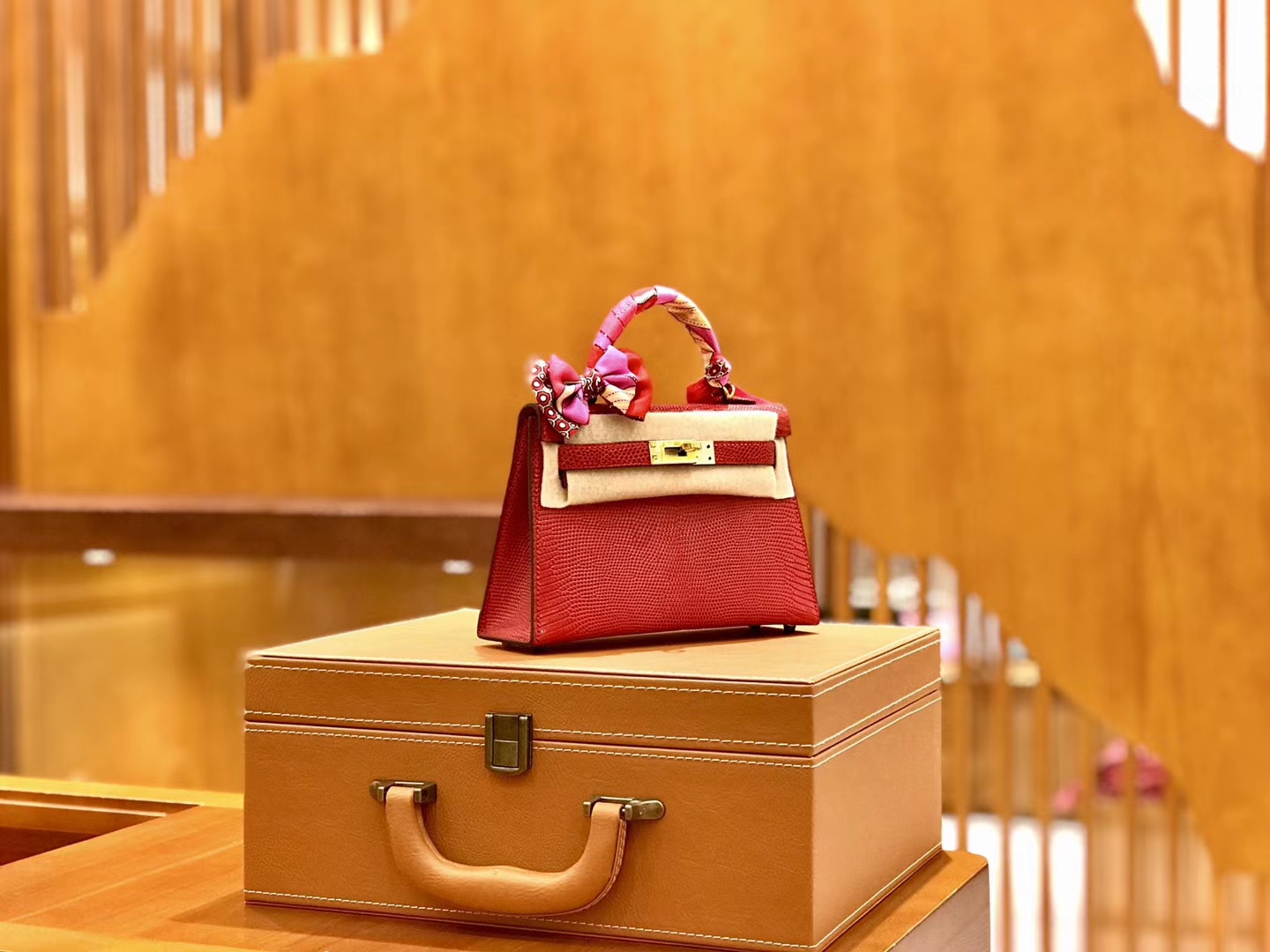 Hermès（爱马仕）新增现货 2代 19cm 蜥蜴皮 番茄红 金扣 全手工缝制