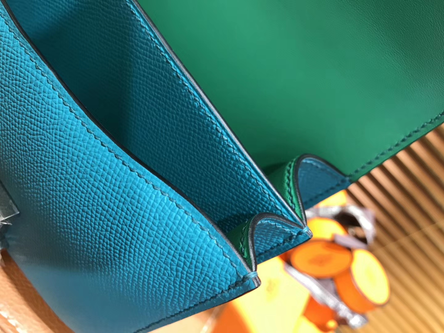 Hermès（爱马仕）Constance 18cm 孔雀蓝 珐琅银扣 掌纹牛皮 全手工缝制 现货