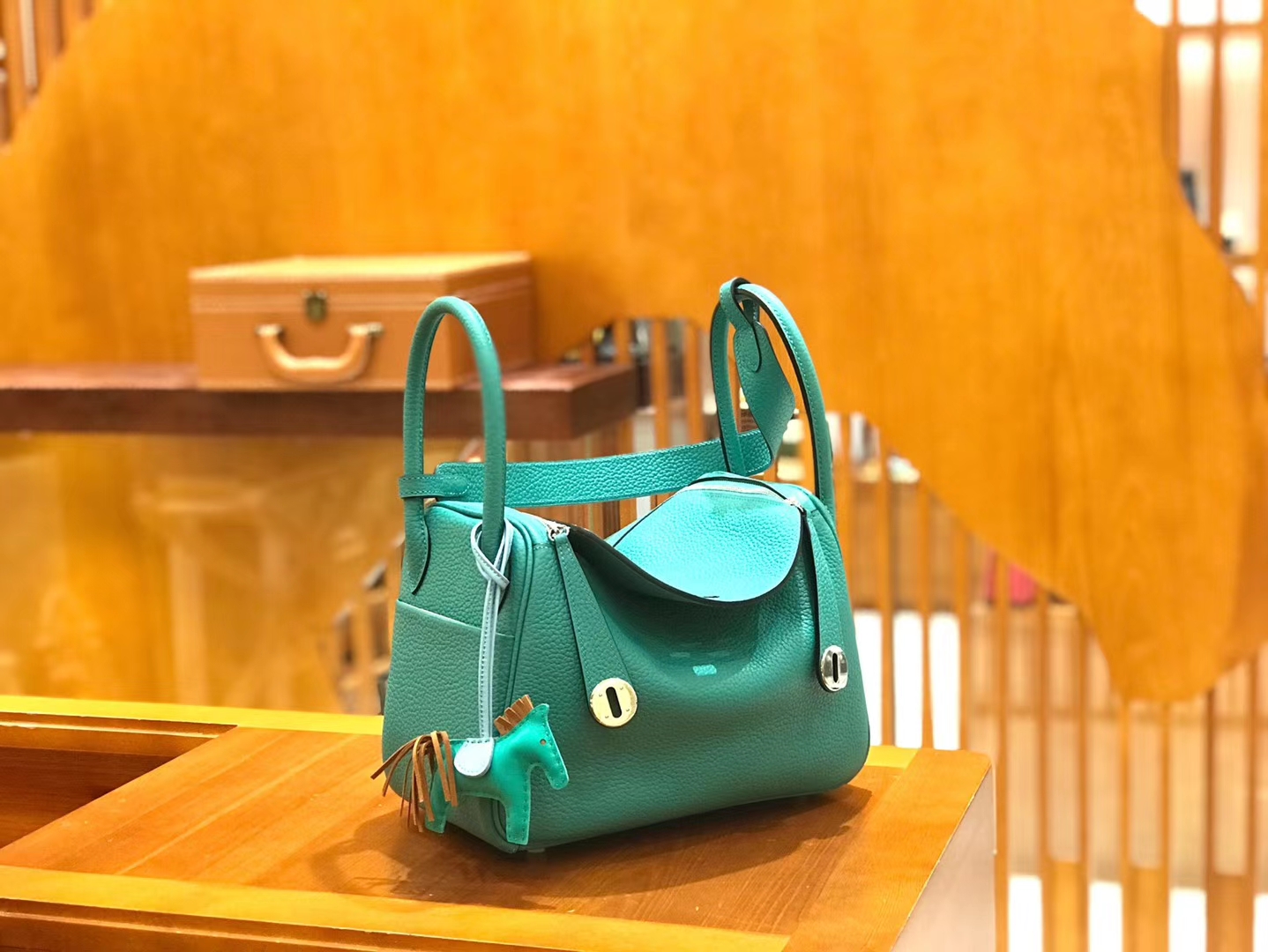 Hermès（爱马仕）Lindy 琳迪包 新颜色 维罗纳绿 Togo牛皮 进口原料 全手工缝制 银扣 26cm