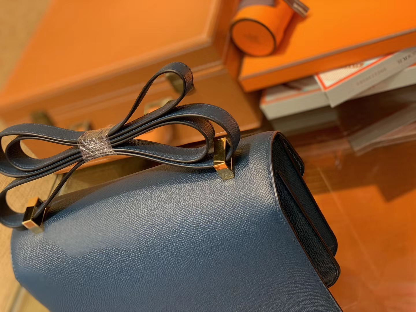 Hermès（爱马仕）Constance 24cm 靛蓝色 金扣 掌纹牛皮 全手工缝制 现货