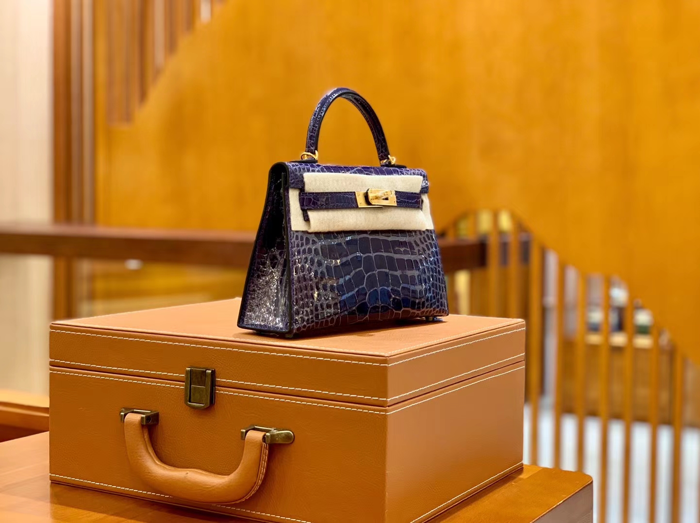 Hermès（爱马仕）迷你 2代 19cm 美洲鳄鱼 墨水蓝 金扣 全手工缝制 新增现货