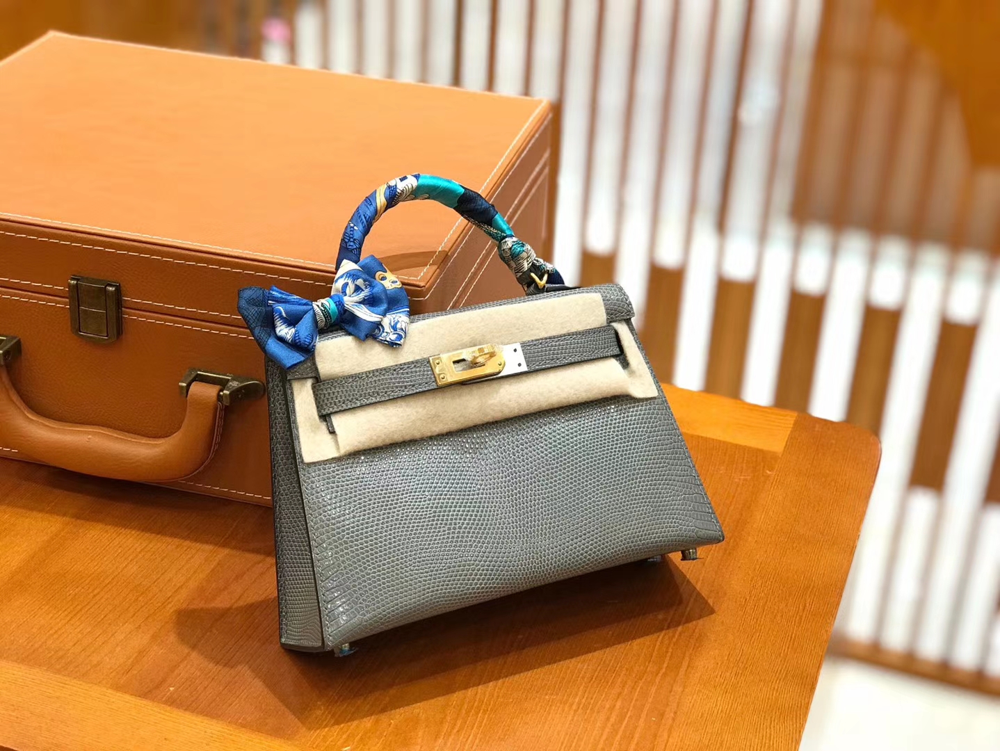 Hermès（爱马仕）mini 2代 19cm 蜥蜴皮 铁灰 金扣 新增现货