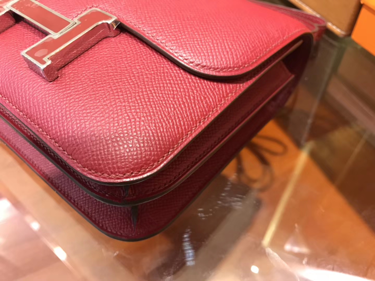 Hermès（爱马仕）Constance 18cm 石榴红 珐琅银扣 掌纹牛皮 全手工缝制 现货