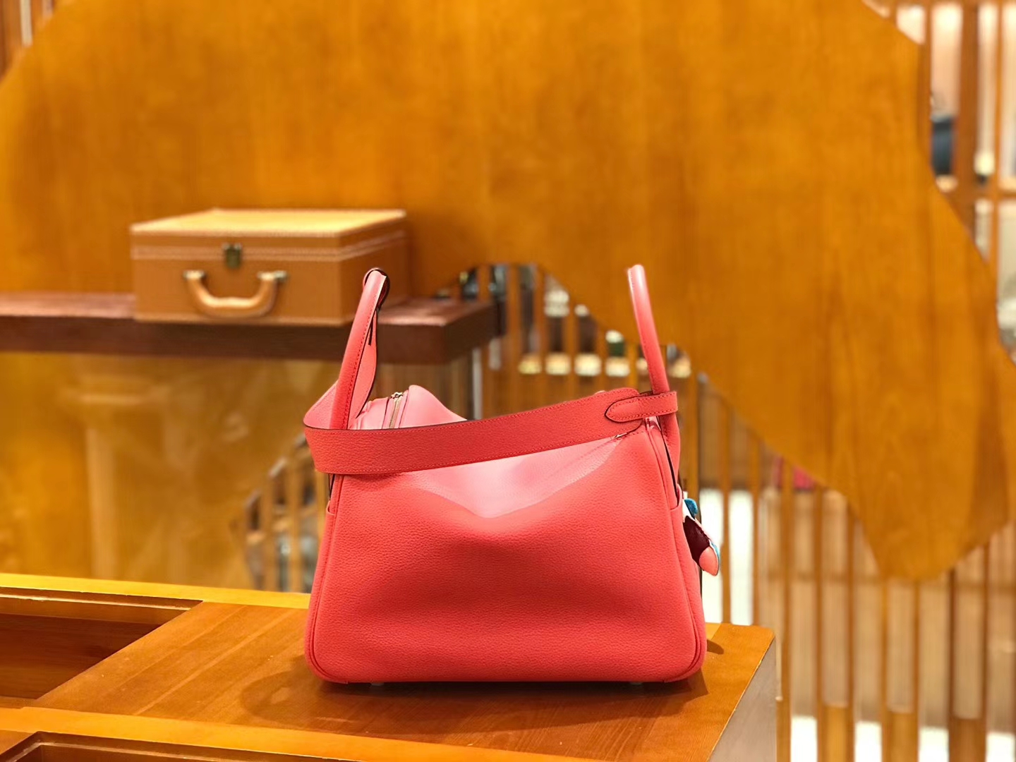 Hermès（爱马仕）Lindy 26cm togo小牛皮 唇膏粉