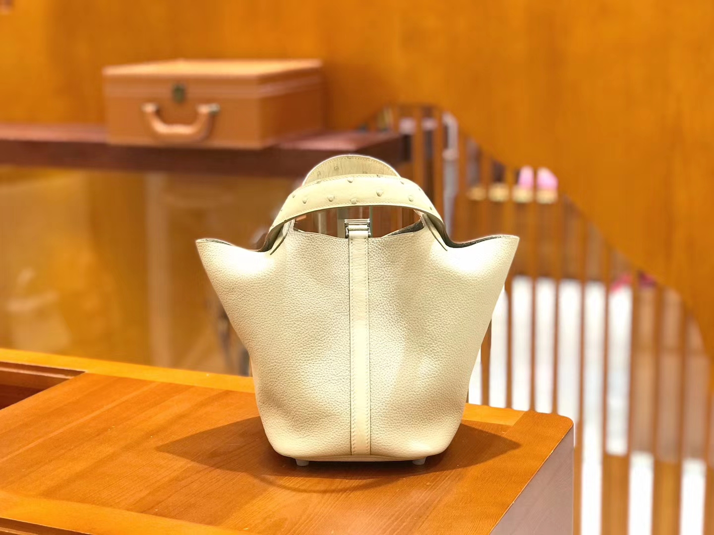 Hermès（爱马仕）Piction 18cm 奶昔白 银扣 鸵鸟皮拼小牛皮 全手工缝制