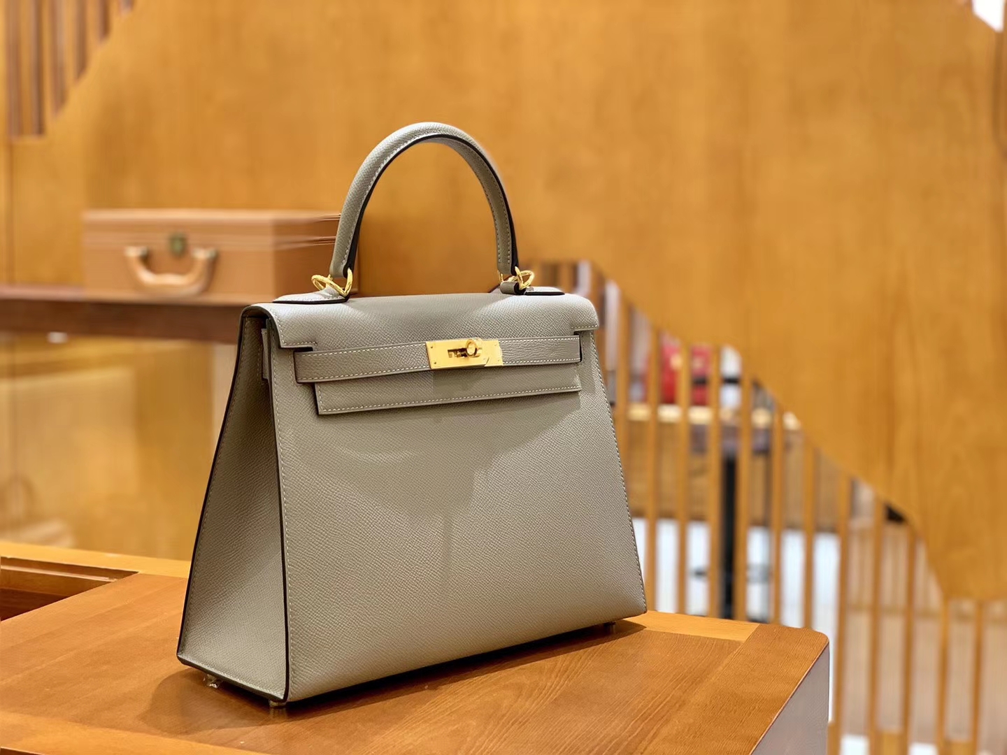 Hermès（爱马仕）Kelly 28cm 掌纹 牛皮 沥青灰 高订工序版本 全手工缝制