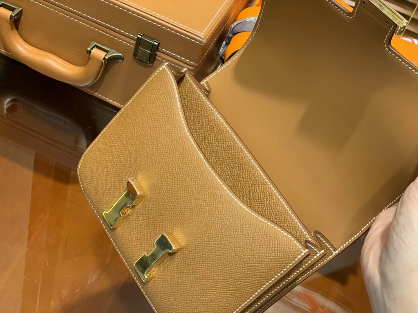 Hermès（爱马仕）Constance 18cm 金棕色 金扣 掌纹牛皮 全手工缝制 现货