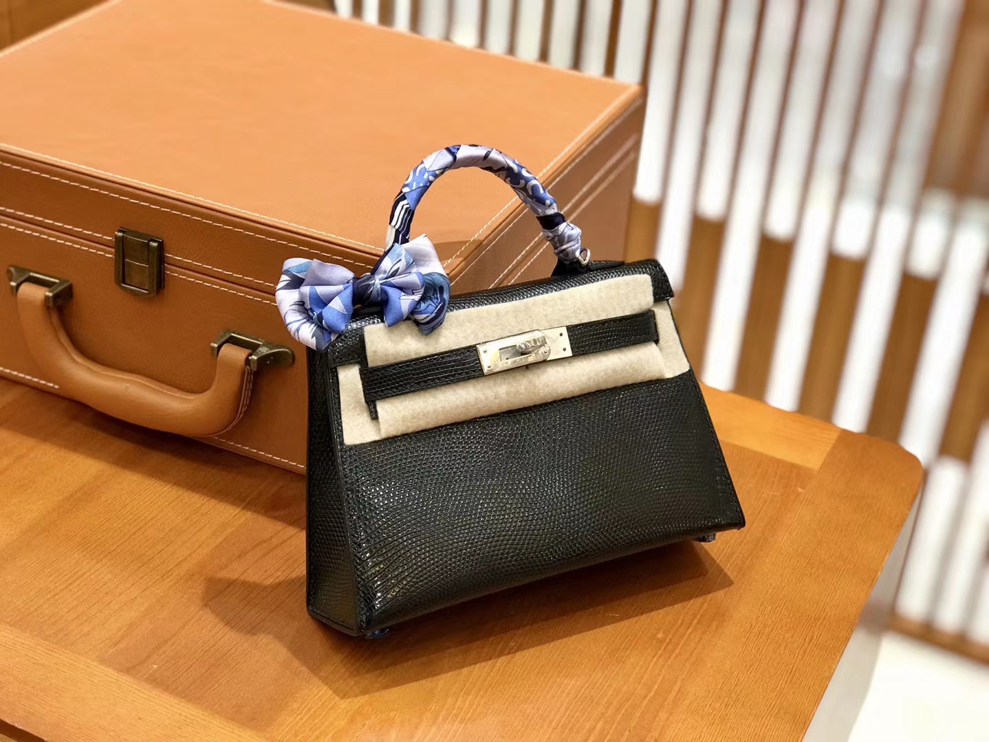 Hermès（爱马仕）新增现货 2代 19cm 蜥蜴皮 经典黑 银扣 全手工缝制