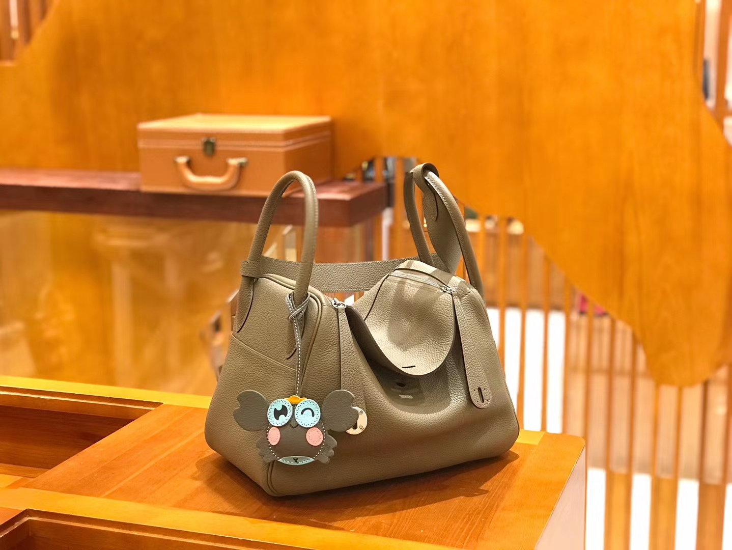 Hermès（爱马仕）Lindy 30cm  togo小牛皮 风衣灰