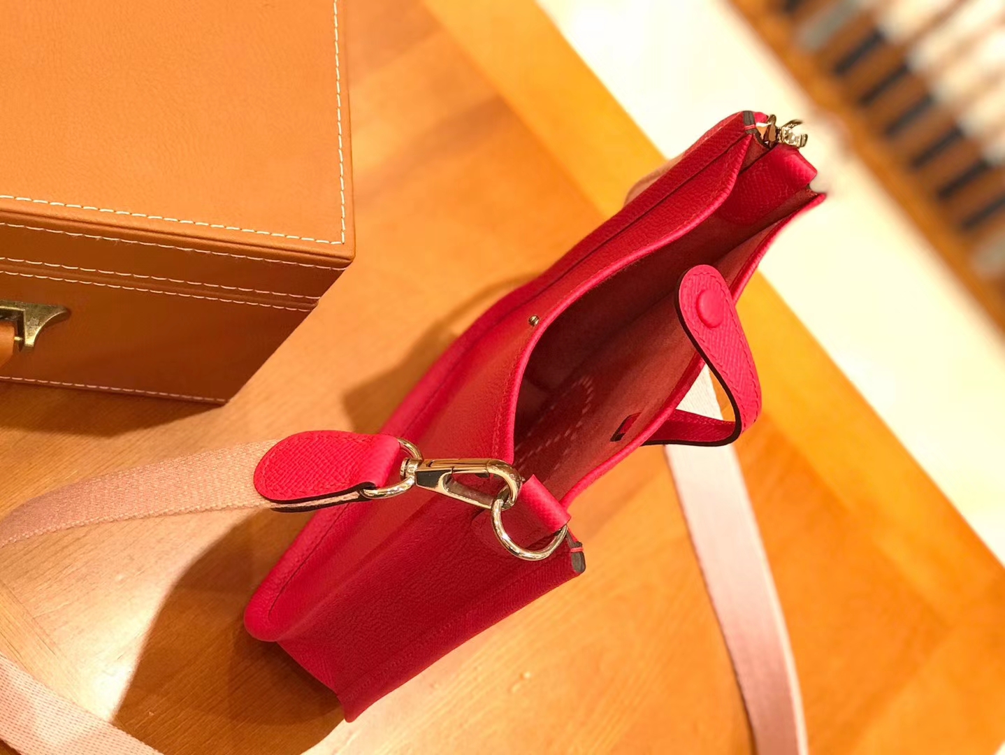 Hermès（爱马仕）Evelyne 伊芙琳 17cm 掌纹牛皮 极致粉