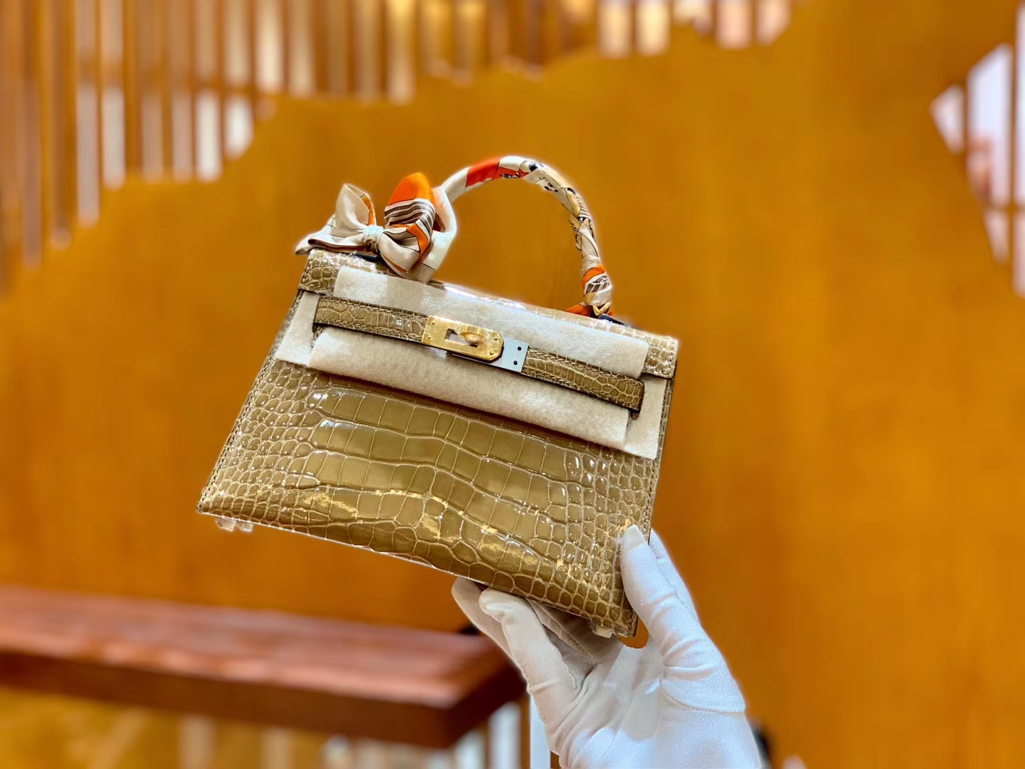 Hermès（爱马仕）迷你 2代 19cm 美洲鳄鱼 沙色 进口 全手工缝制 新增现货