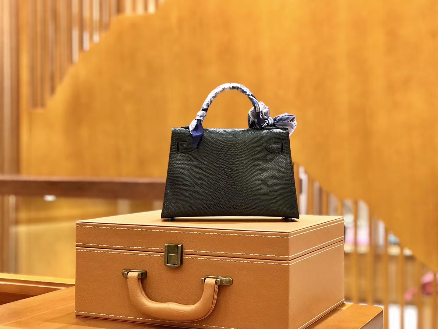 Hermès（爱马仕）新增现货 2代 19cm 蜥蜴皮 经典黑 银扣 全手工缝制