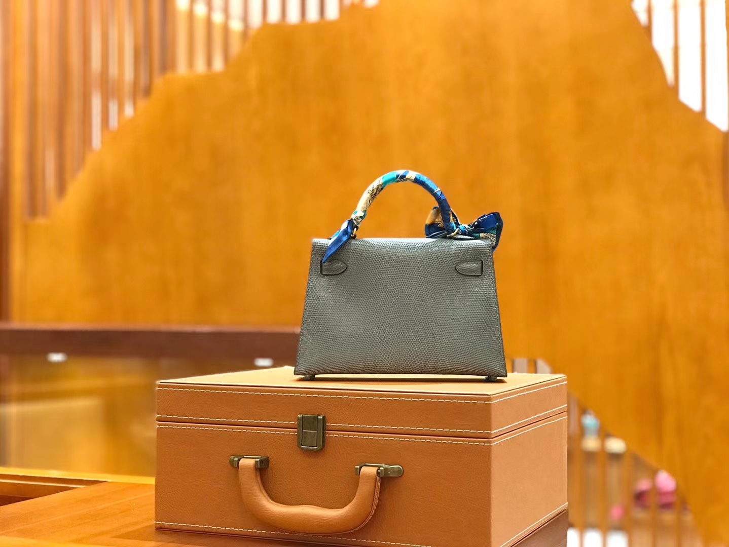 Hermès（爱马仕）mini 2代 19cm 蜥蜴皮 铁灰 金扣 新增现货
