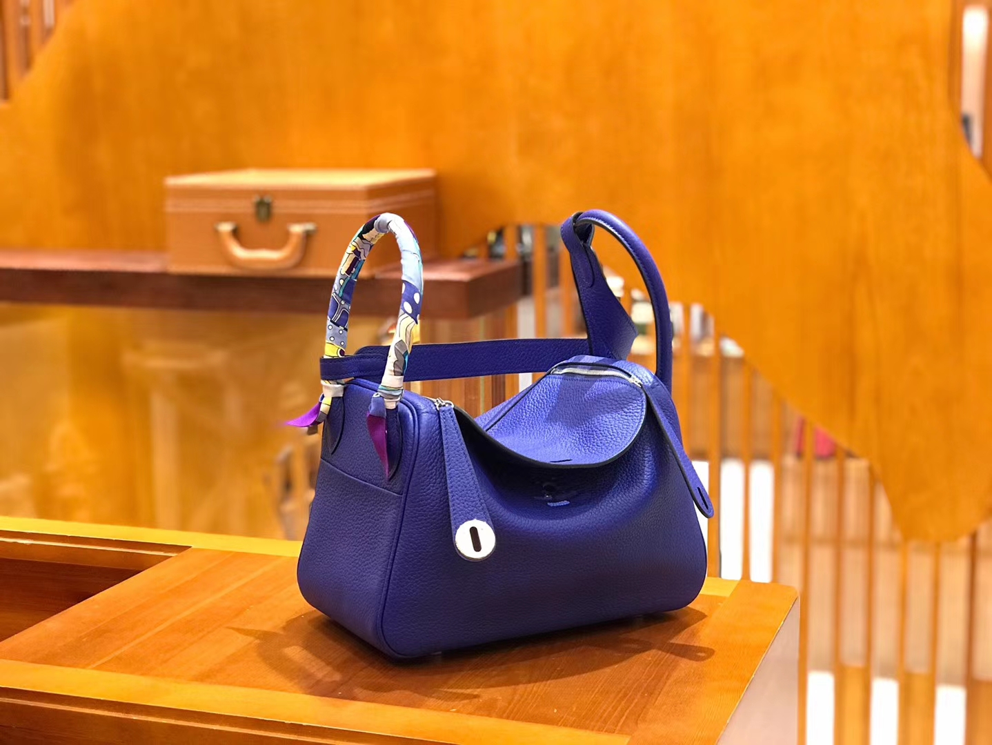 Hermès（爱马仕）Lindy琳迪包 电光蓝 德国进口togo牛皮 全手工缝制 银扣 30cm