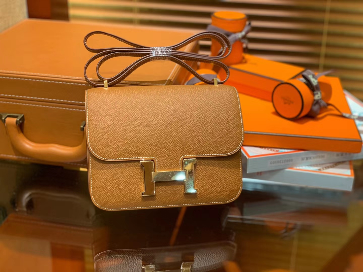 Hermès（爱马仕）Constance 18cm 金棕色 金扣 掌纹牛皮 全手工缝制 现货
