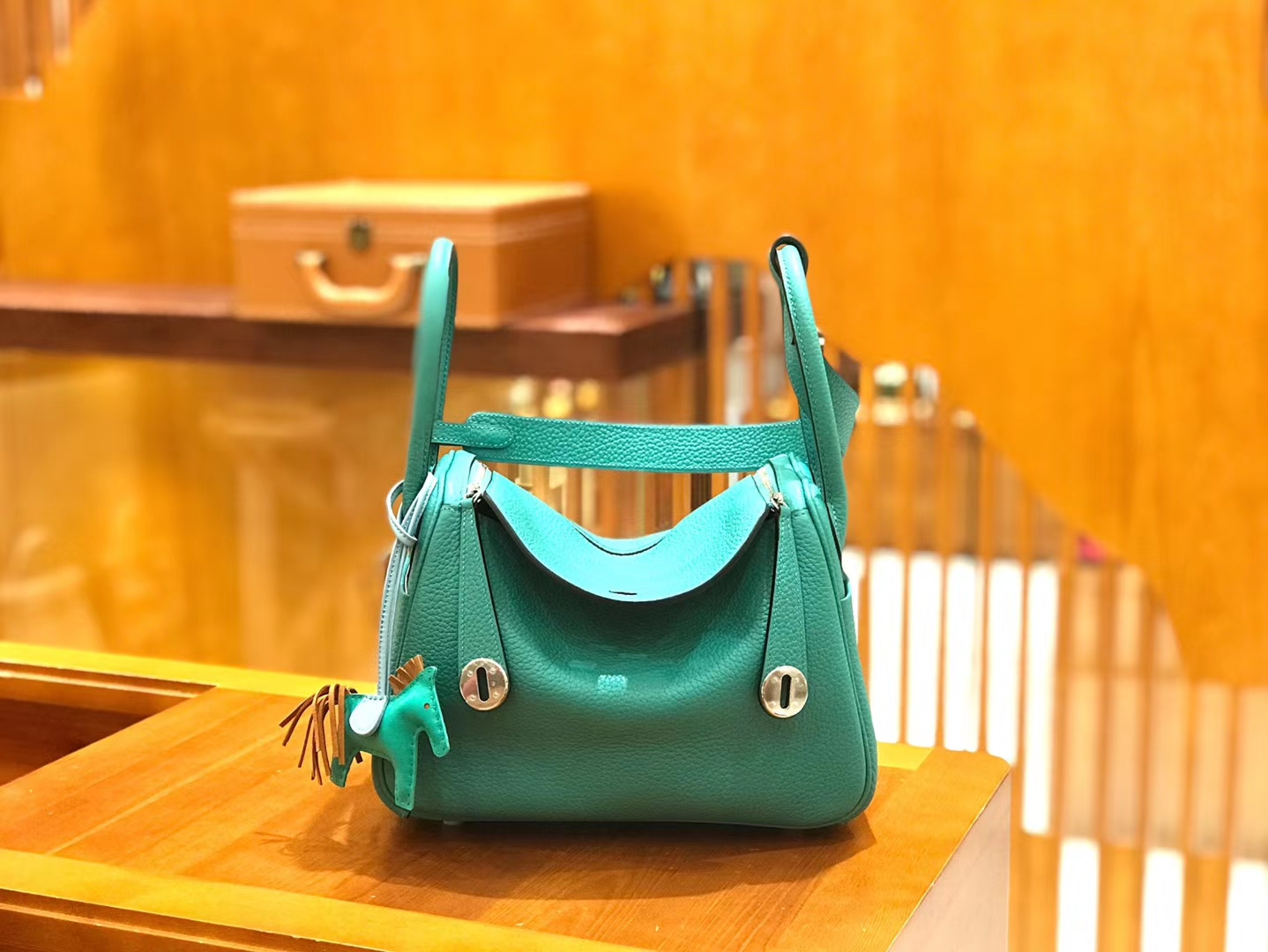 Hermès（爱马仕）Lindy 琳迪包 新颜色 维罗纳绿 Togo牛皮 进口原料 全手工缝制 银扣 26cm