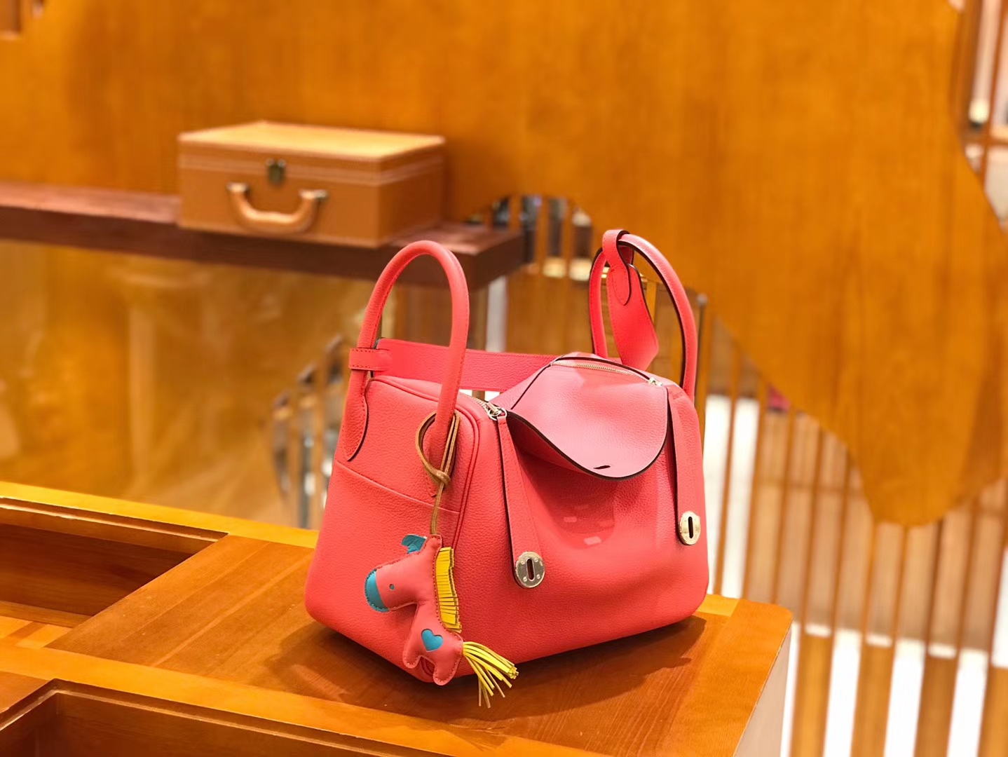 Hermès（爱马仕）Lindy 26cm togo小牛皮 唇膏粉