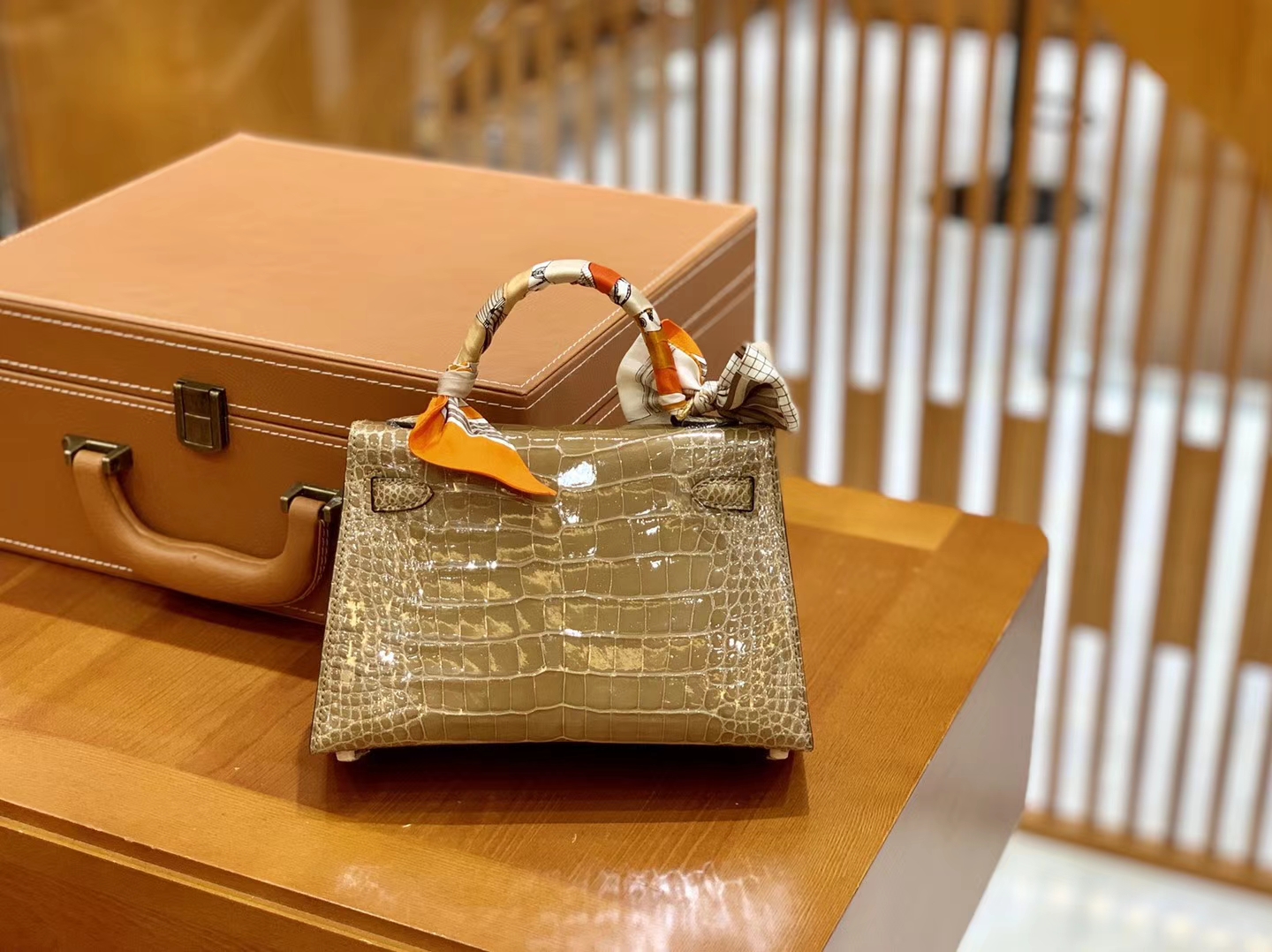Hermès（爱马仕）迷你 2代 19cm 美洲鳄鱼 沙色 进口 全手工缝制 新增现货