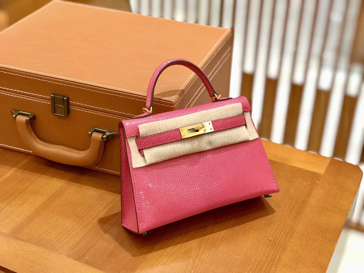 Hermès（爱马仕）新增现货 2代 19cm 蜥蜴皮 杜娟粉 金扣 全手工缝制