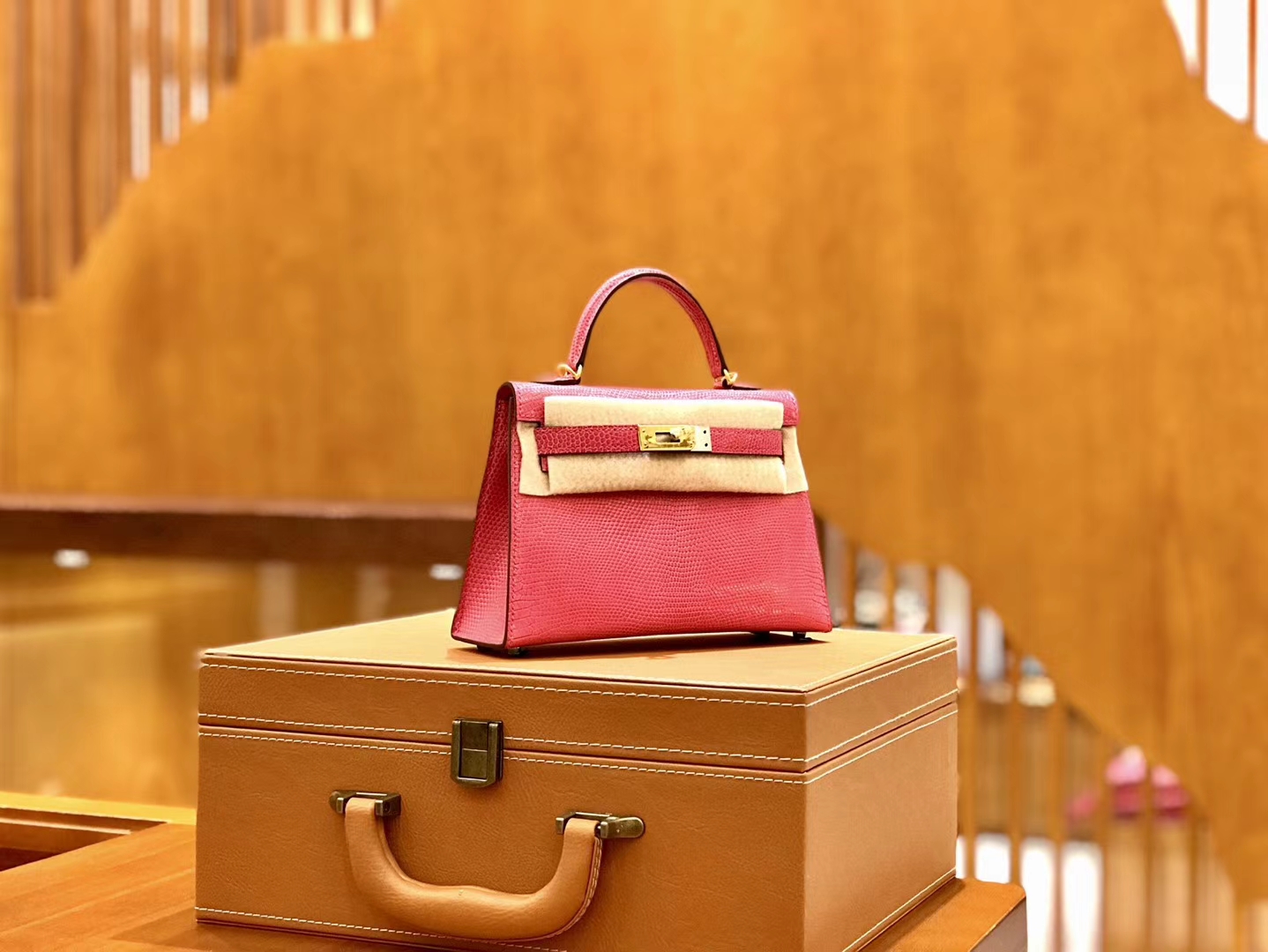 Hermès（爱马仕）新增现货 2代 19cm 蜥蜴皮 杜娟粉 金扣 全手工缝制