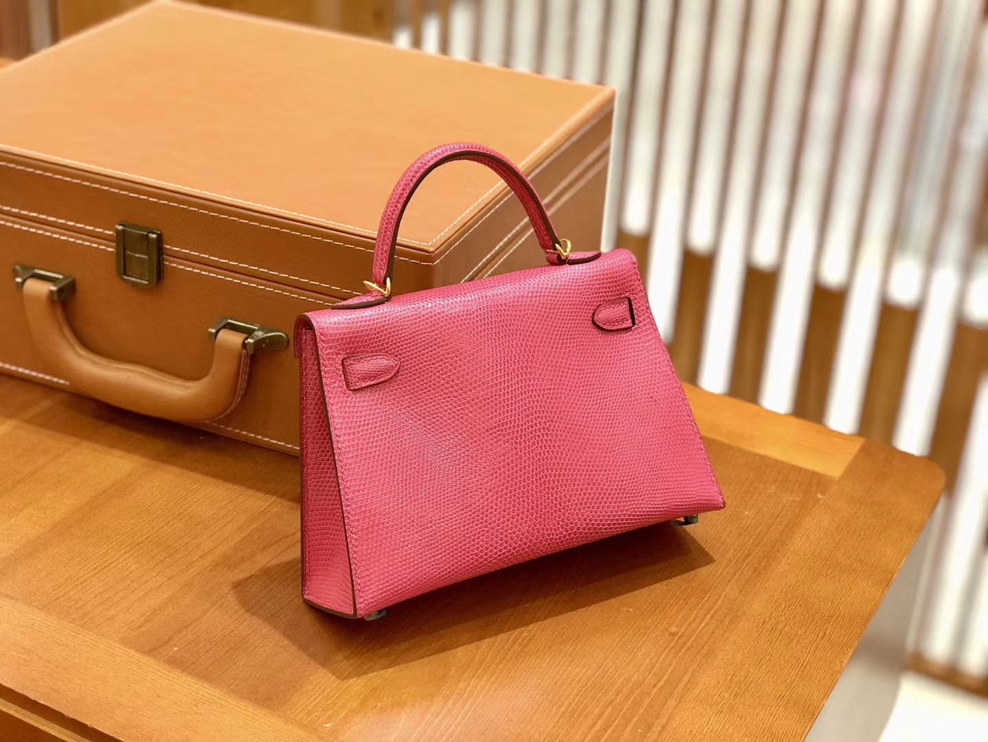 Hermès（爱马仕）新增现货 2代 19cm 蜥蜴皮 杜娟粉 金扣 全手工缝制