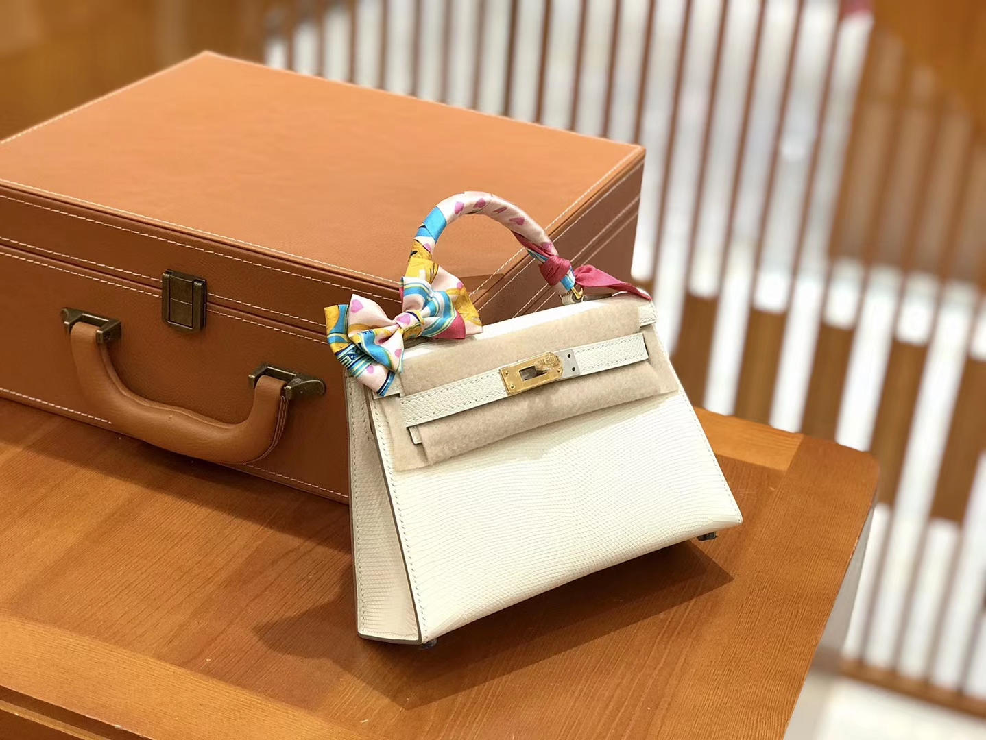 Hermès（爱马仕）新增现货 2代 19cm 蜥蜴皮 奶昔白 金扣 全手工缝制